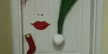 Easy DIY Christmas decorations for festive home decor inspiration.