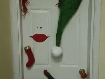 Easy DIY Christmas decorations for festive home decor inspiration.