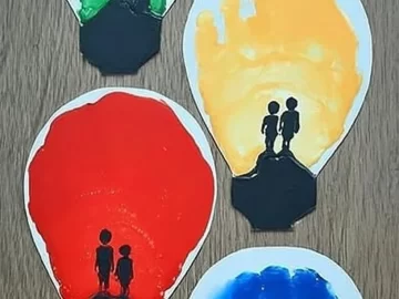 Free Xmas lights handprint craft template for children