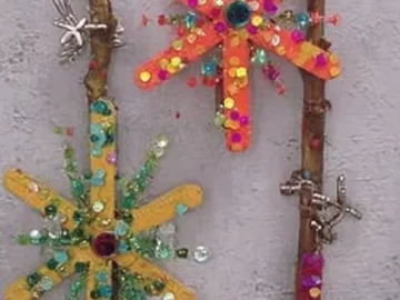 Kid-made Christmas ornaments - fun and easy DIY crafts for the holidays.