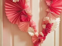 Colorful DIY paper heart wreath for home decoration