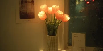 Cozy family space featuring Tulip Glow decor ideas for a warm atmosphere.