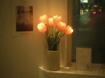 Cozy family space featuring Tulip Glow decor ideas for a warm atmosphere.